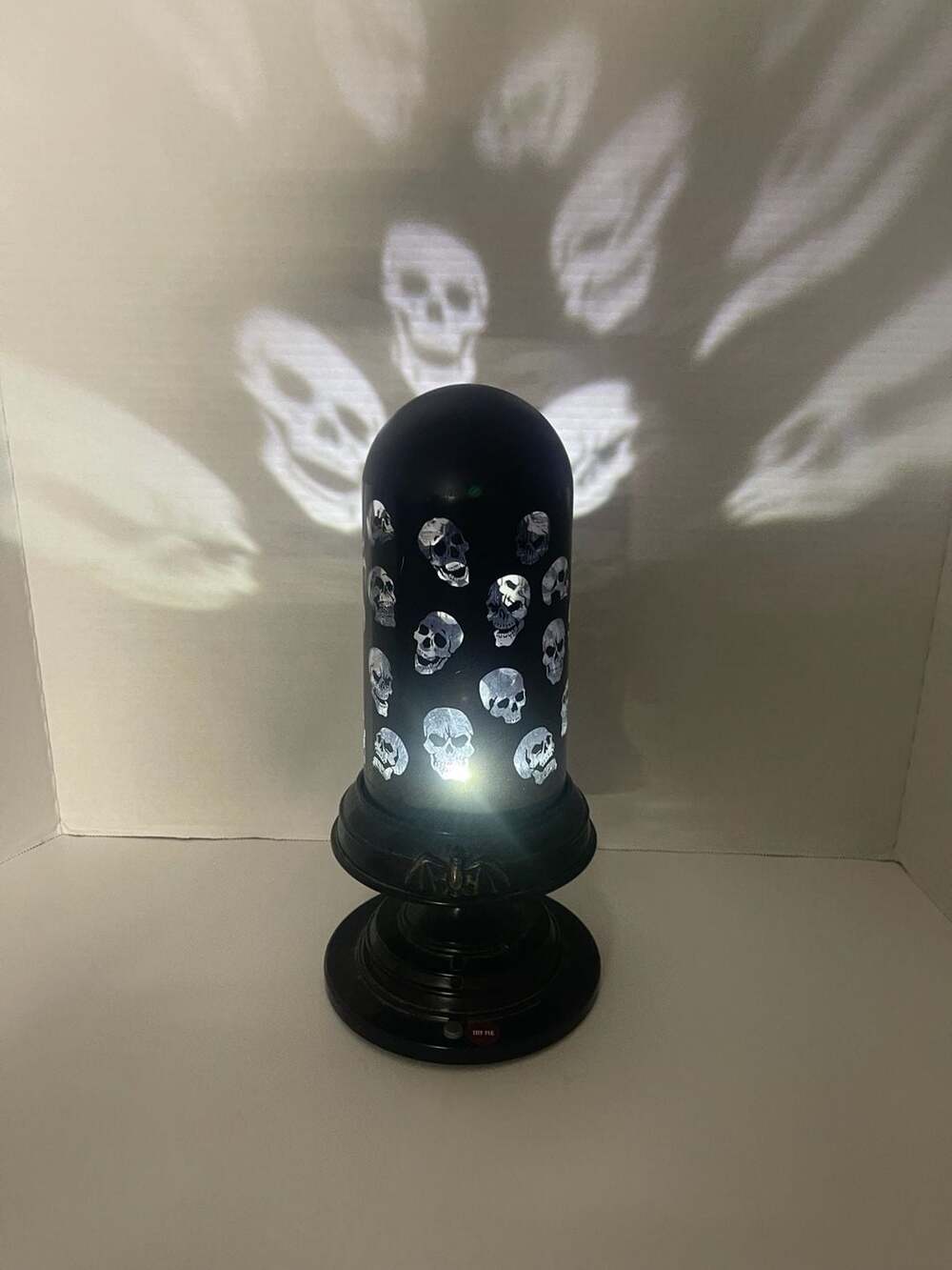 Fully Works Gemmy Halloween Rotating Light Projector Skull Projection Sounds